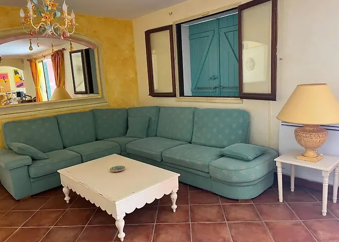 Villa Spacieuse à Avec Piscine Privée, Idéale Pour Familles Agde